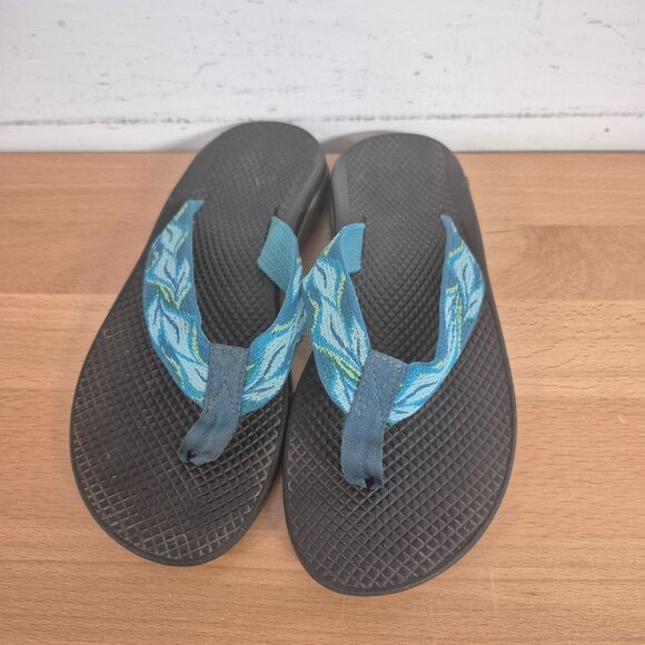 Chaco Womens Flip Flops Size 7 Black With Blue Patterned Straps - Picture 1 of 4